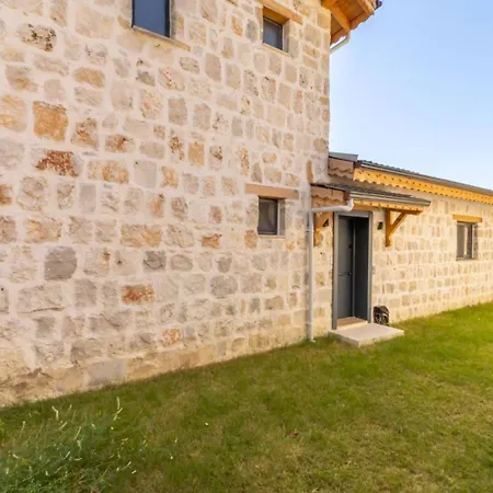 Islamlar Village 2 Bedroom 7196 ヴィラ